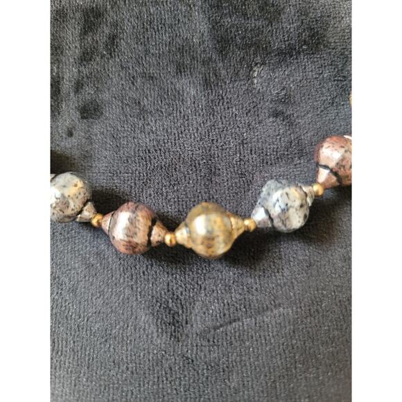 Women's Lightweight Multicolor Oxidized Beaded Necklace Elegant Jewelry - Picture 3 of 7
